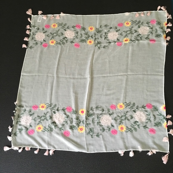 Rebecca Minkoff Flower Embroidered Scarf, New - Picture 3 of 4